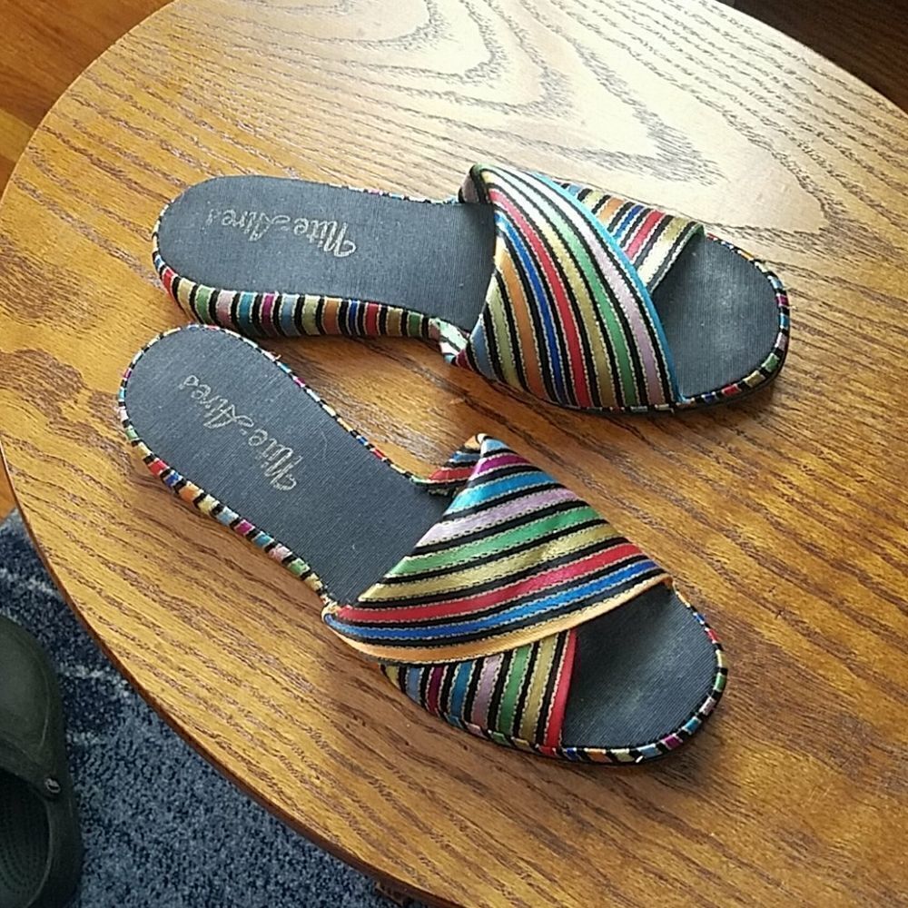 Classic retro slippers  